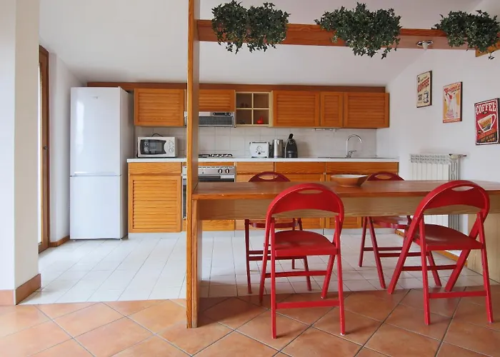 Italianway - Piazza Nuova 3 * San Fedele Intelvi